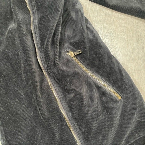 Show Me Your Mumu Elisha Sherpa Oversized Jacket
Black Corduroy Size Medium - Picture 5 of 9
